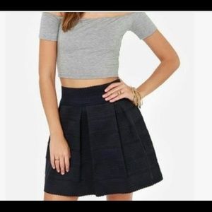 Black pleated bubble bandage skirt